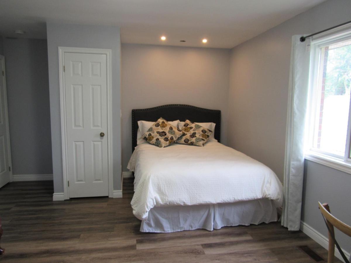 Luxury Suites At Military Trail Торонто Номер фото